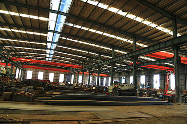 赤峰鋼結(jié)構(gòu)廠房分享一些夏季鋼結(jié)構(gòu)廠房施工注意事項有哪些？